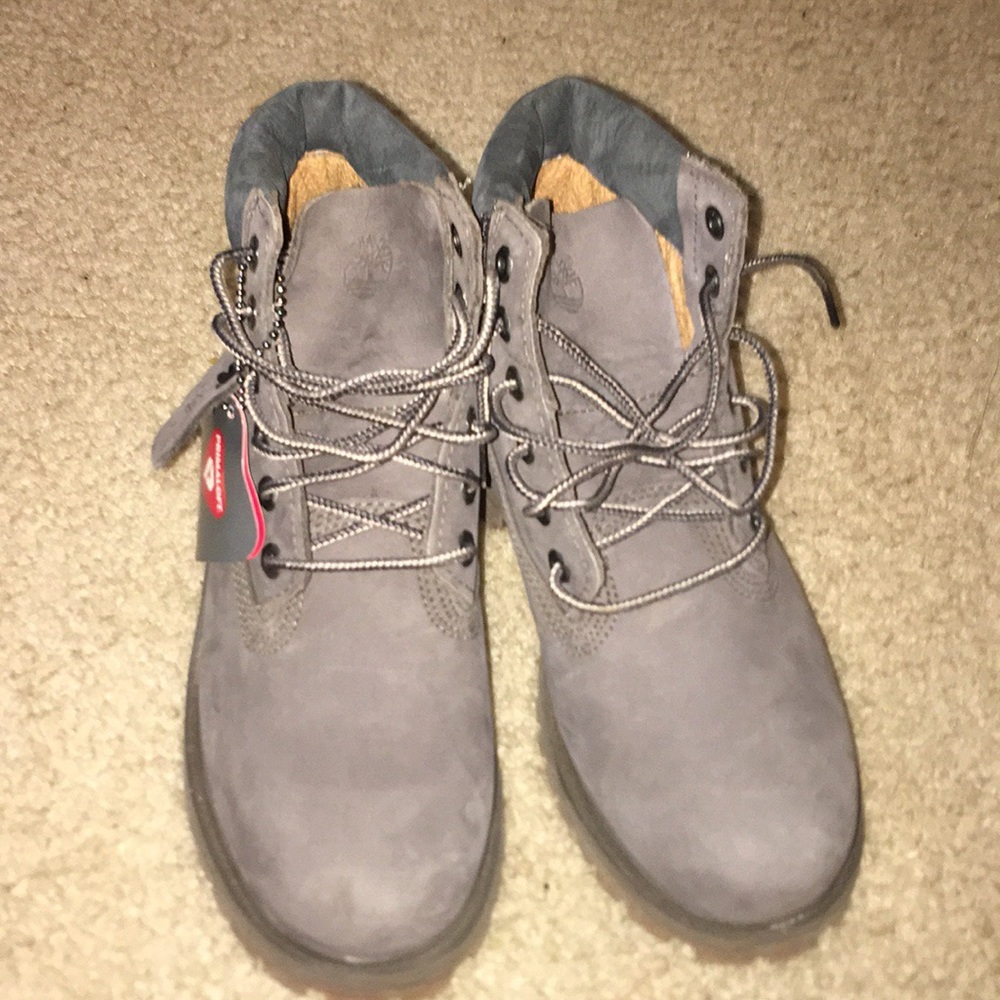 Kids Timberland Gray Boots. Size 2.5